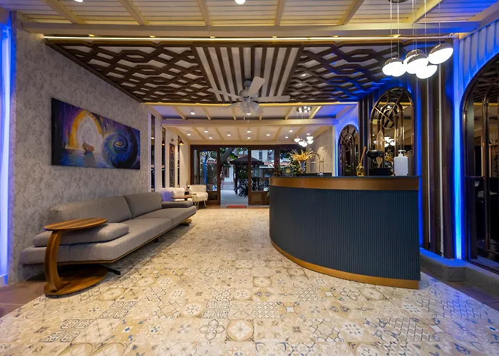 Castle Old Town Hotel